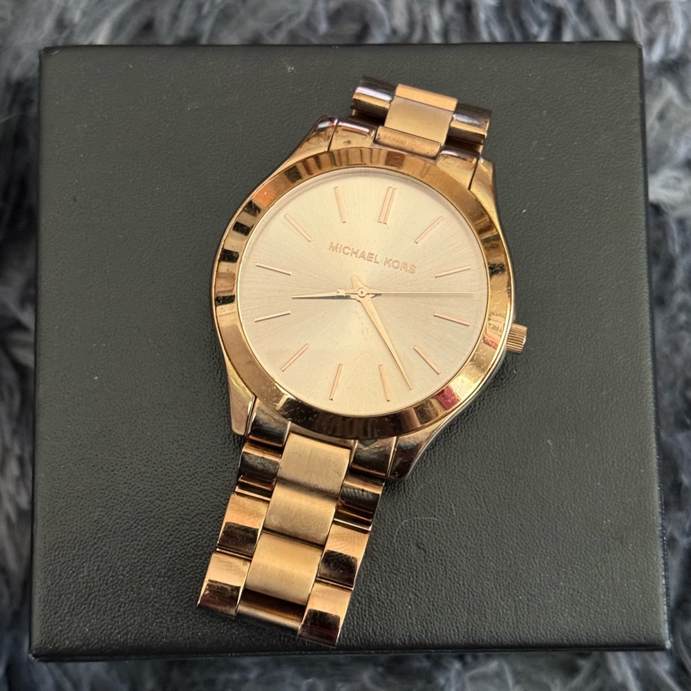 Michael Kors MK3197 Runway Rose Gold Dial Rose Gold Stainless Women's Watch